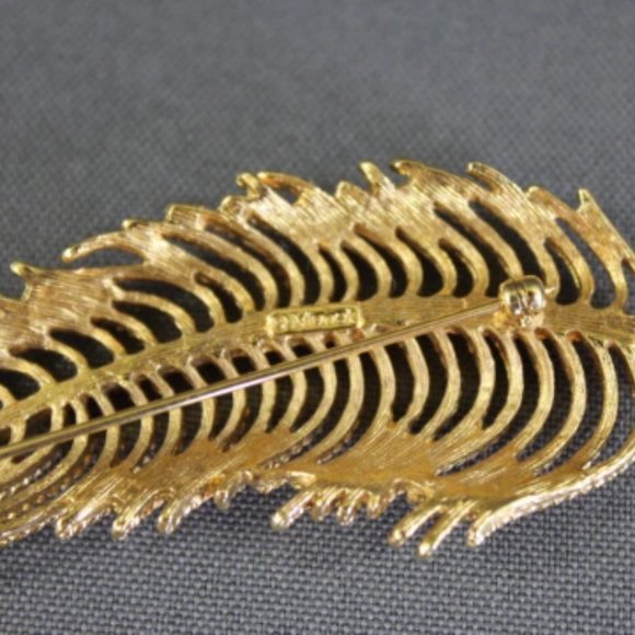 VTG Monet brooch goldtone feather or leaf large brooch 80s 90s - Picture 5 of 6